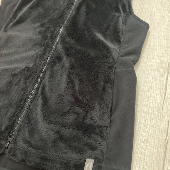 Women’s L.L. Bean Black Fleece Vest Size Small - Picture 3 of 6